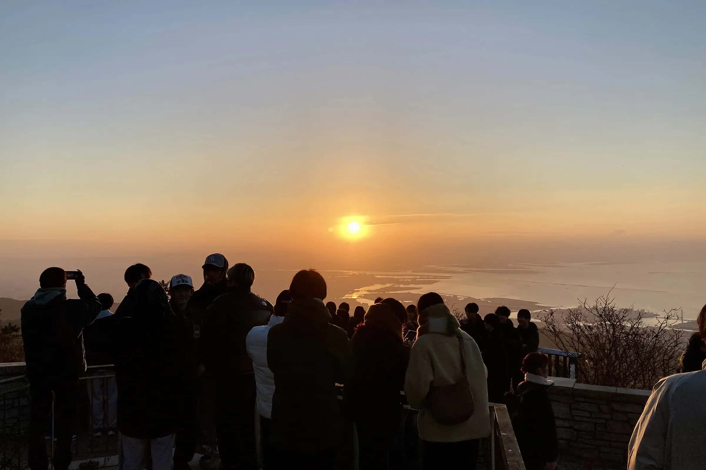 六甲山 初日の出2026 ケーブル早朝運転&ガーデンテラス終夜営業!