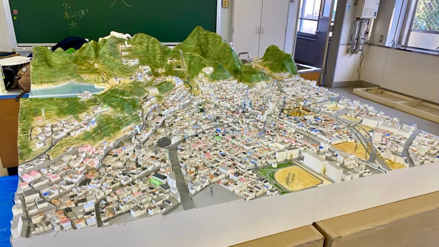 阪神淡路大震災の記憶を模型で後世へ 神戸大などが復元プロジェクト