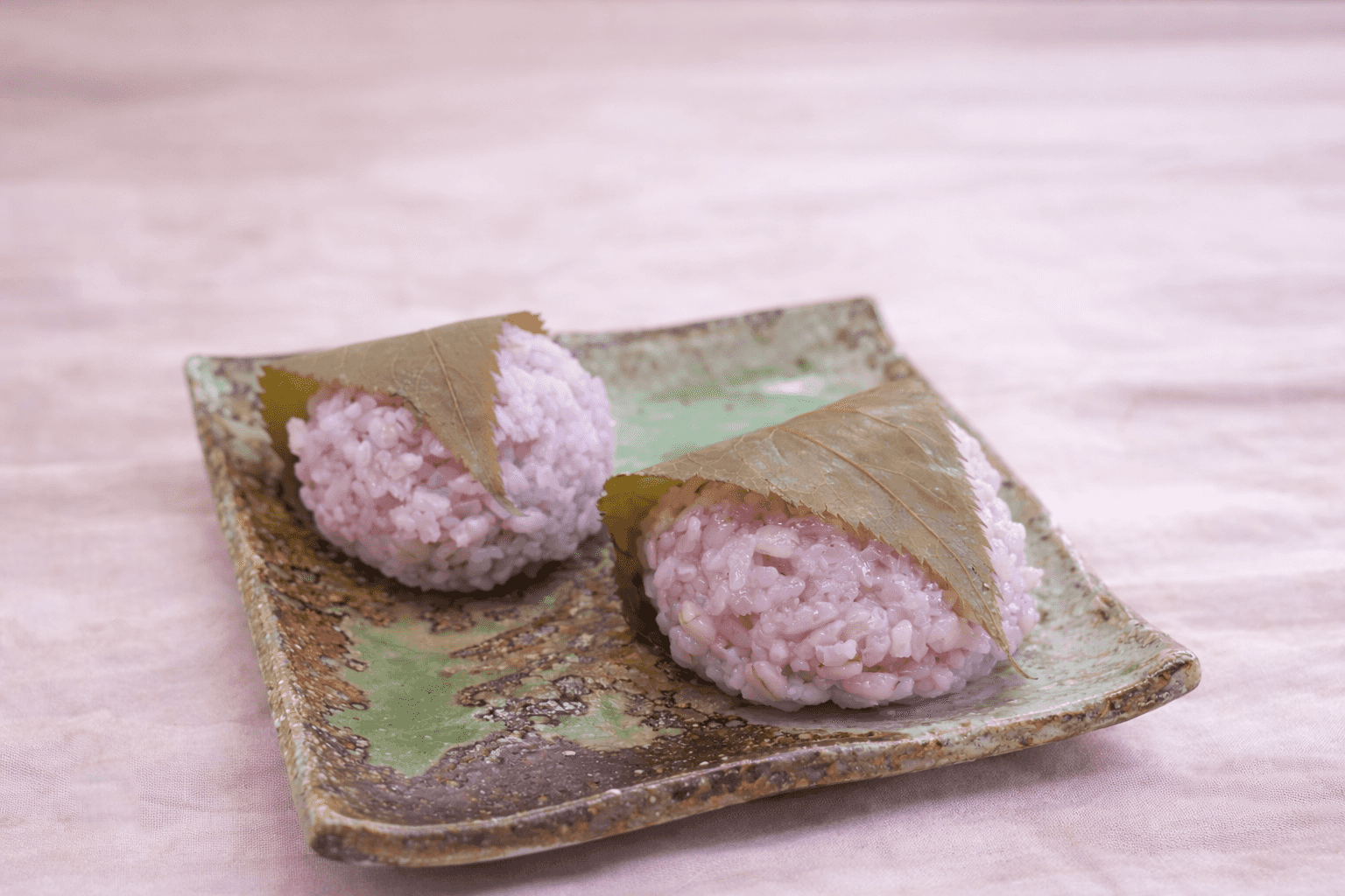 ぷちっと新食感!マルヤナギ「もち麦入り桜もち」2月限定、春の味